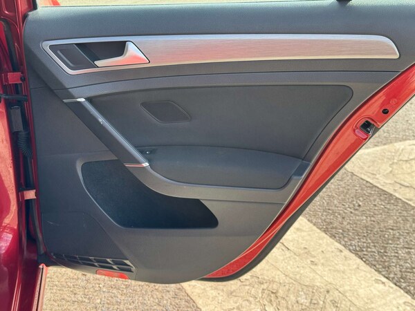 Used Volkswagen Golf 2014 for sale - 76101588: Photo 54
