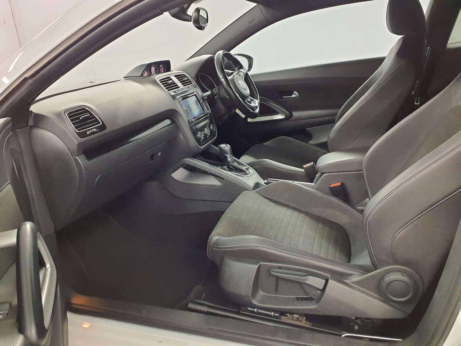 Used Volkswagen Scirocco 2017 for sale - 76387475: Photo 10