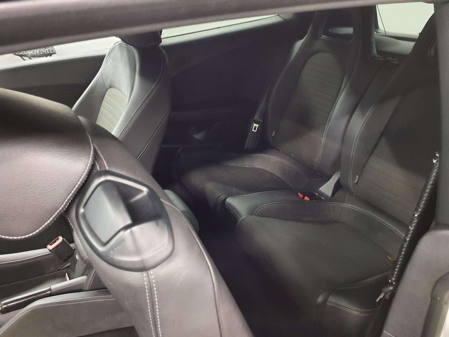 Used Volkswagen Scirocco 2017 for sale - 76387475: Photo 11