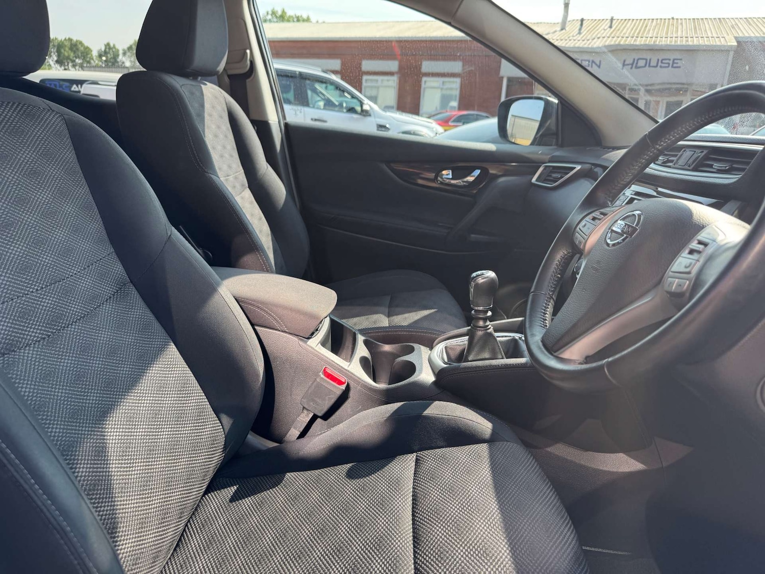 Used Nissan Qashqai 2016 for sale - 76101612: Photo 14