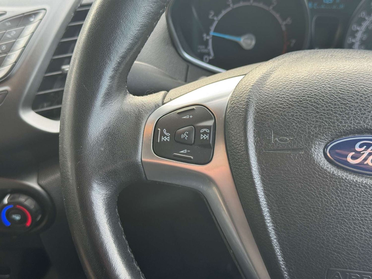 Used Ford Ecosport 2017 for sale - 76387476: Photo 31