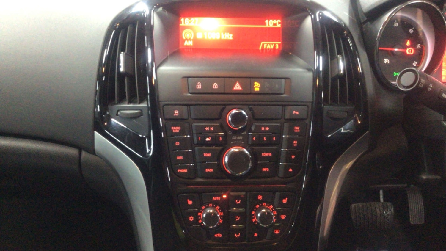 Used Vauxhall Astra 2014 for sale - 76966975: Photo 14