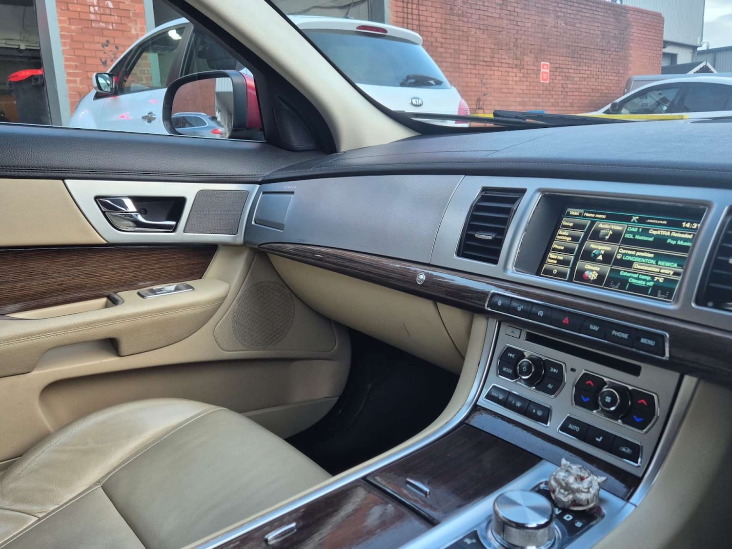 Used Jaguar XF 2014 for sale - 76737879: Photo 29