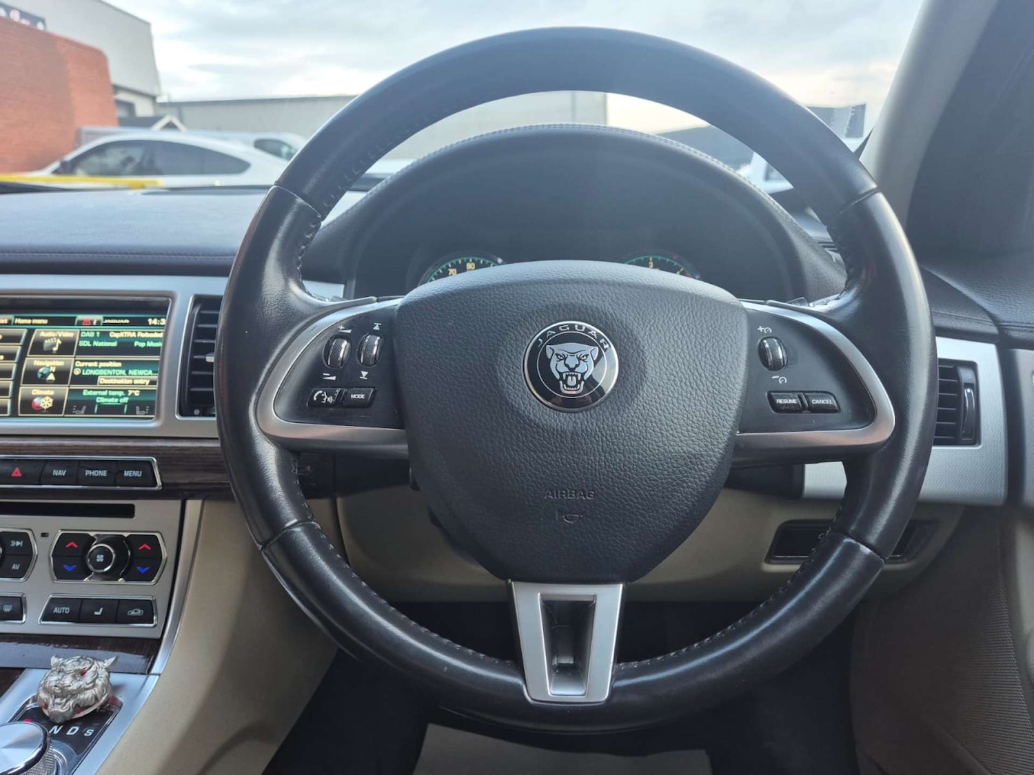 Used Jaguar XF 2014 for sale - 76737879: Photo 30