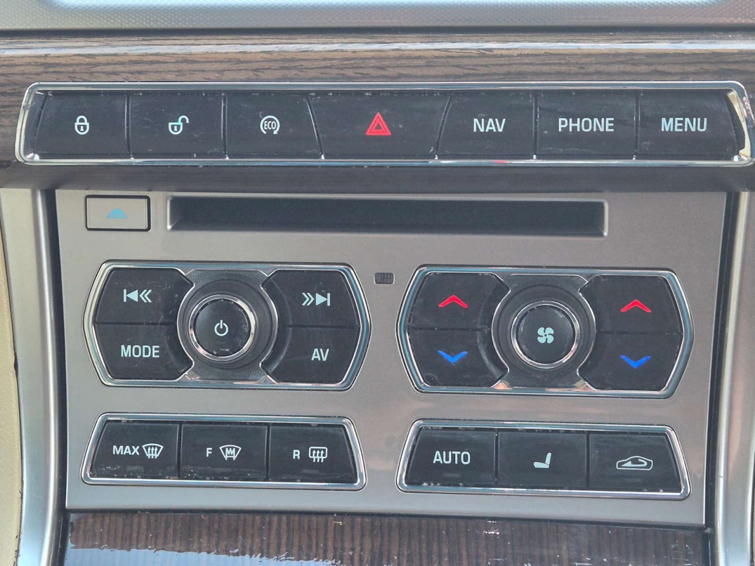 Used Jaguar XF 2014 for sale - 76737879: Photo 39