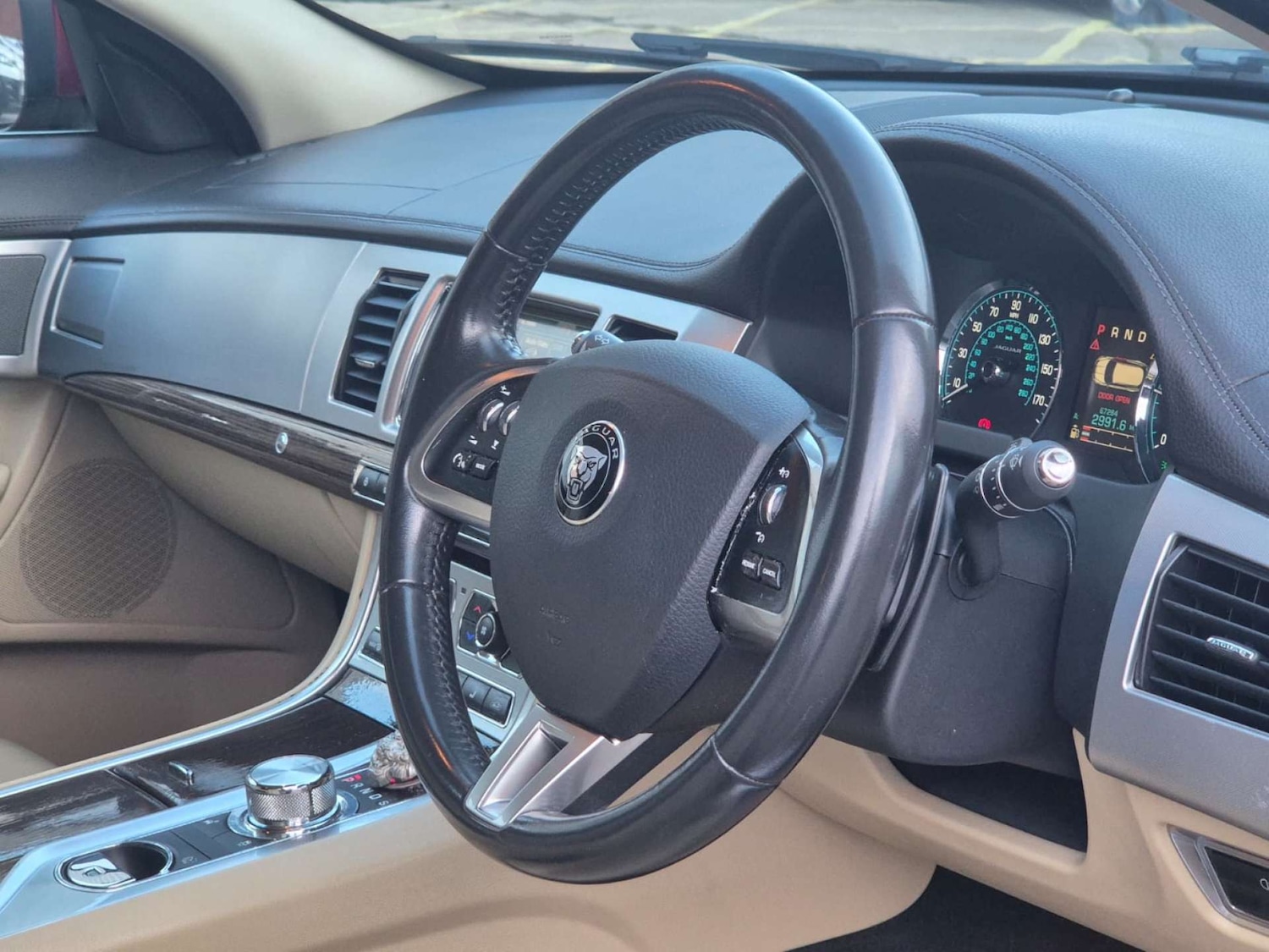 Used Jaguar XF 2014 for sale - 76737879: Photo 40