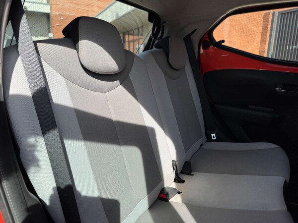 Used Toyota AYGO 2015 for sale - 76101682: Photo 23