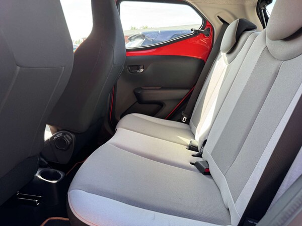 Used Toyota AYGO 2015 for sale - 76101682: Photo 25