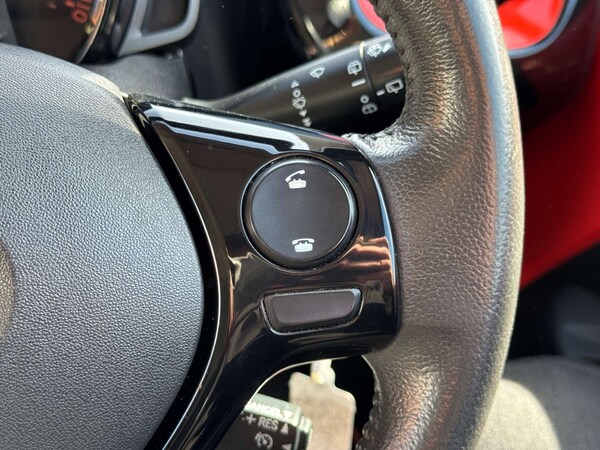 Used Toyota AYGO 2015 for sale - 76101682: Photo 32
