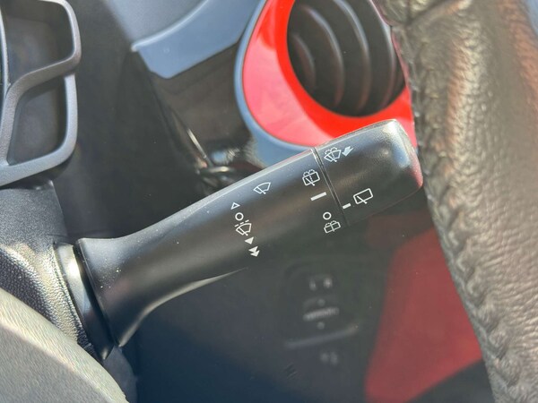 Used Toyota AYGO 2015 for sale - 76101682: Photo 34