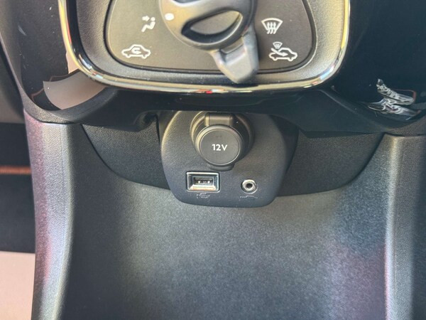 Used Toyota AYGO 2015 for sale - 76101682: Photo 40