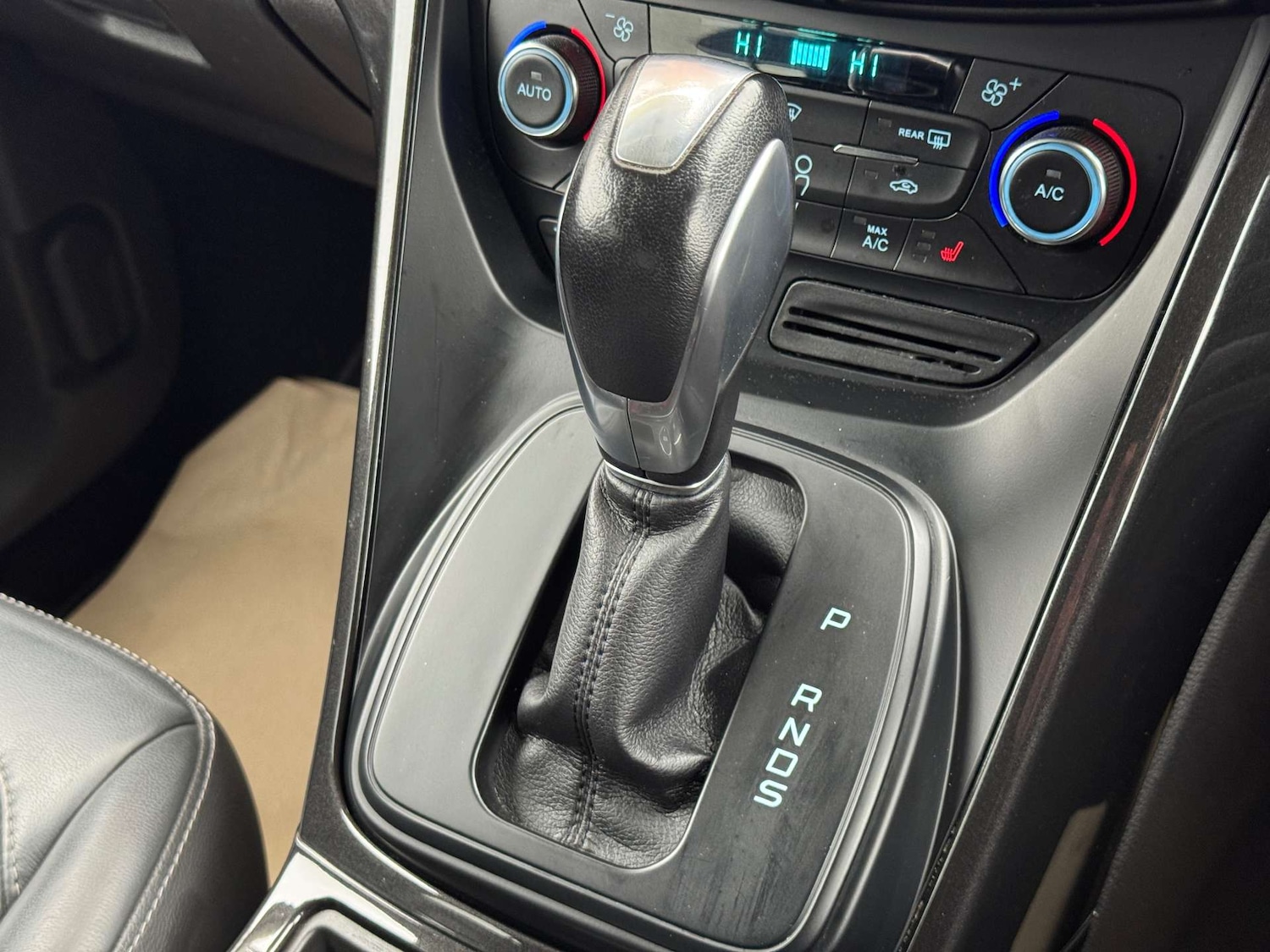 Used Ford Kuga 2017 for sale - 76101652: Photo 40