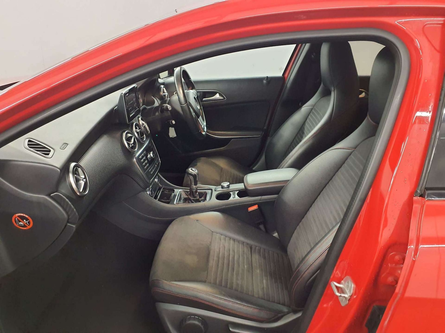 Used Mercedes-Benz A-Class 2015 for sale - 76486567: Photo 10