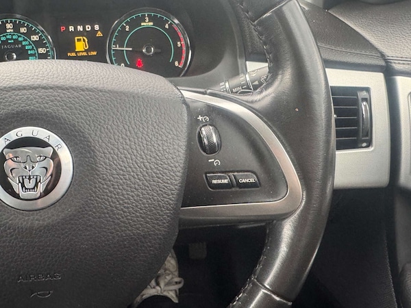 Used Jaguar XF 2013 for sale - 76296850: Photo 26