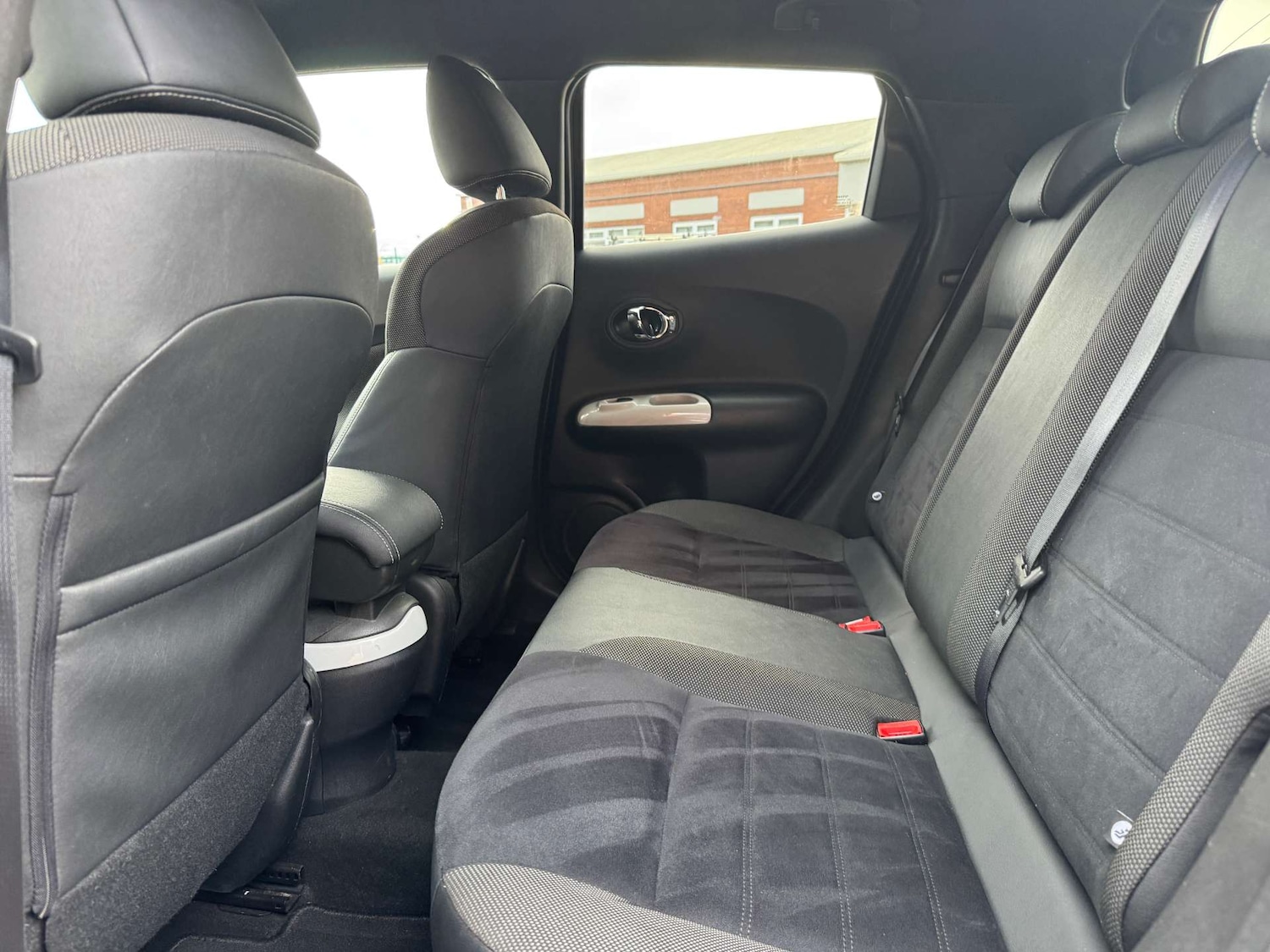 Used Nissan Juke 2016 for sale - 76350459: Photo 25