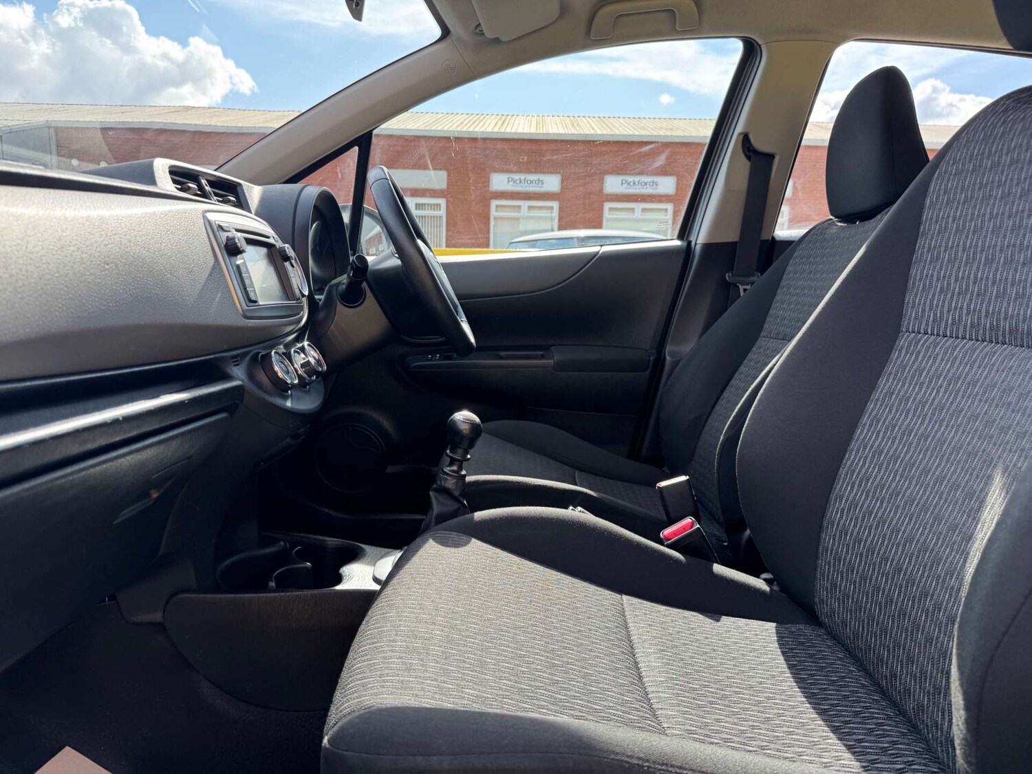 Used Toyota Yaris 2013 for sale - 76101693: Photo 17