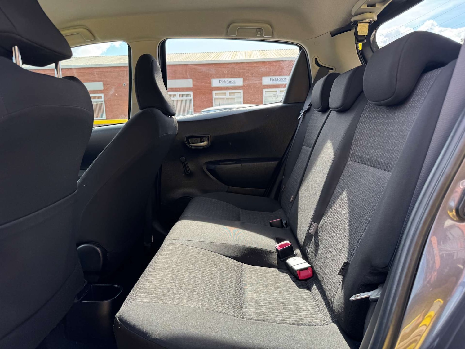 Used Toyota Yaris 2013 for sale - 76101693: Photo 23