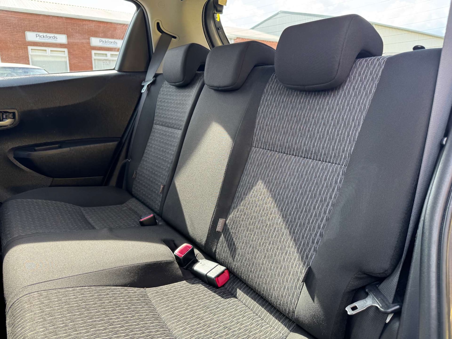 Used Toyota Yaris 2013 for sale - 76101693: Photo 25