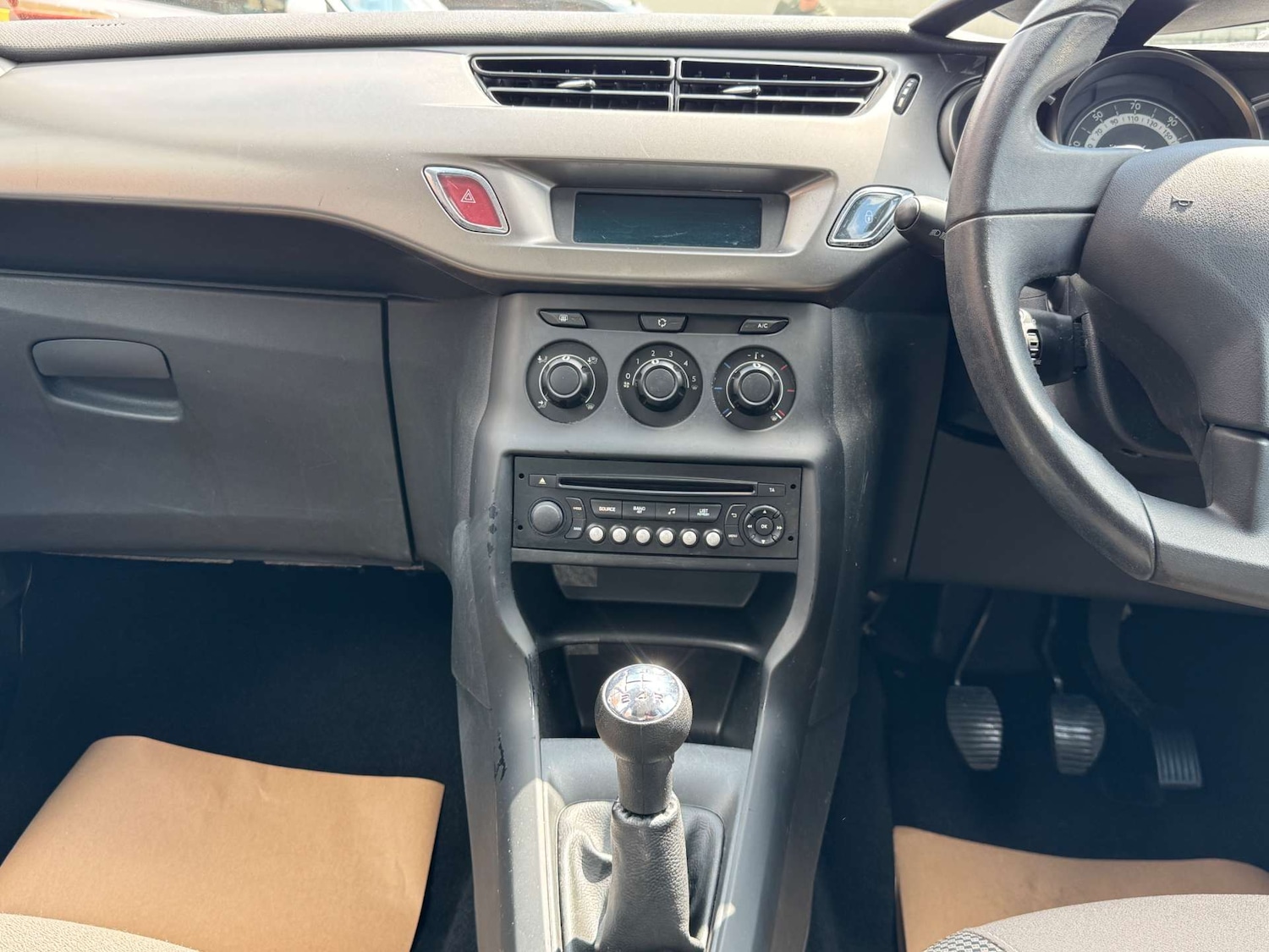 Used Citroen C3 2014 for sale - 76101635: Photo 37