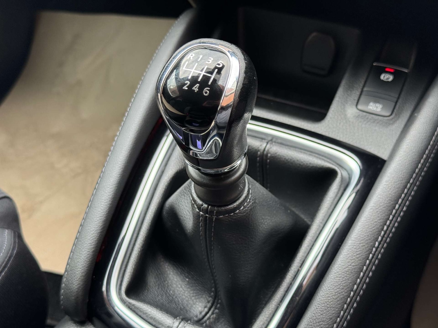 Used Nissan Qashqai 2017 for sale - 76101611: Photo 39