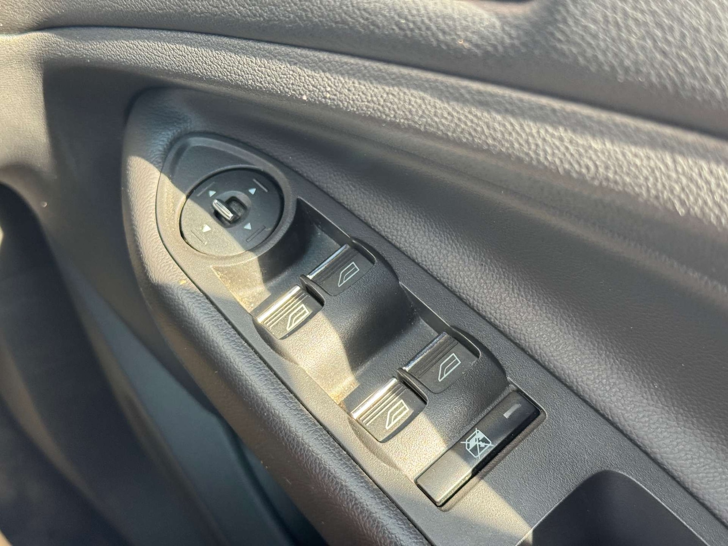 Used Ford Kuga 2014 for sale - 76101701: Photo 39