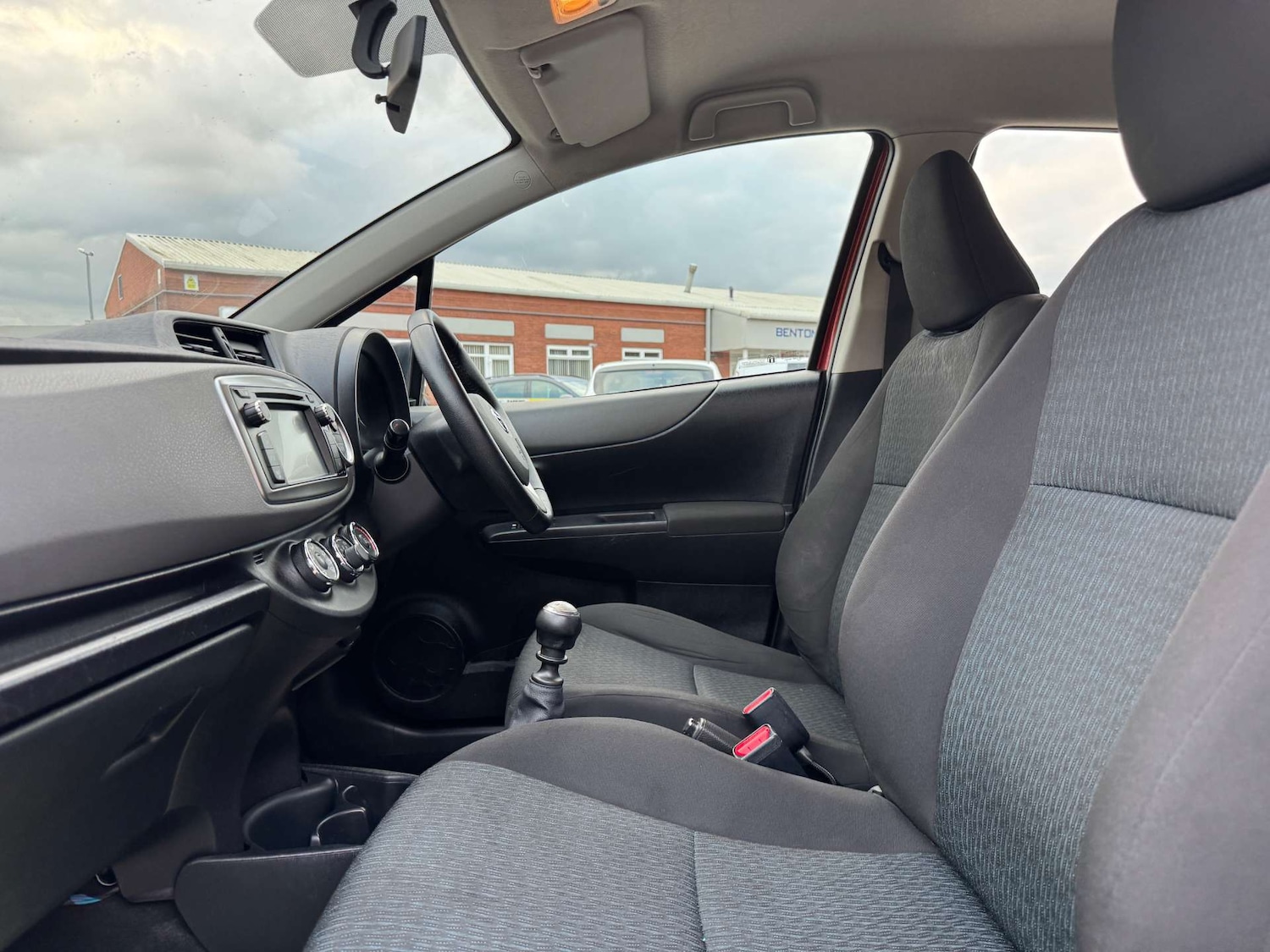 Used Toyota Yaris 2013 for sale - 76190451: Photo 19