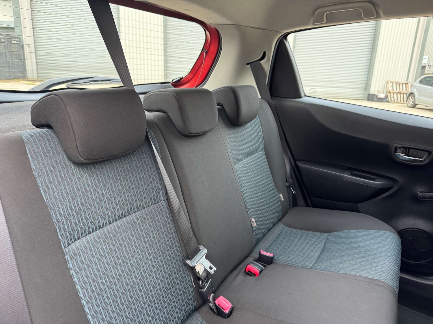 Used Toyota Yaris 2013 for sale - 76190451: Photo 23