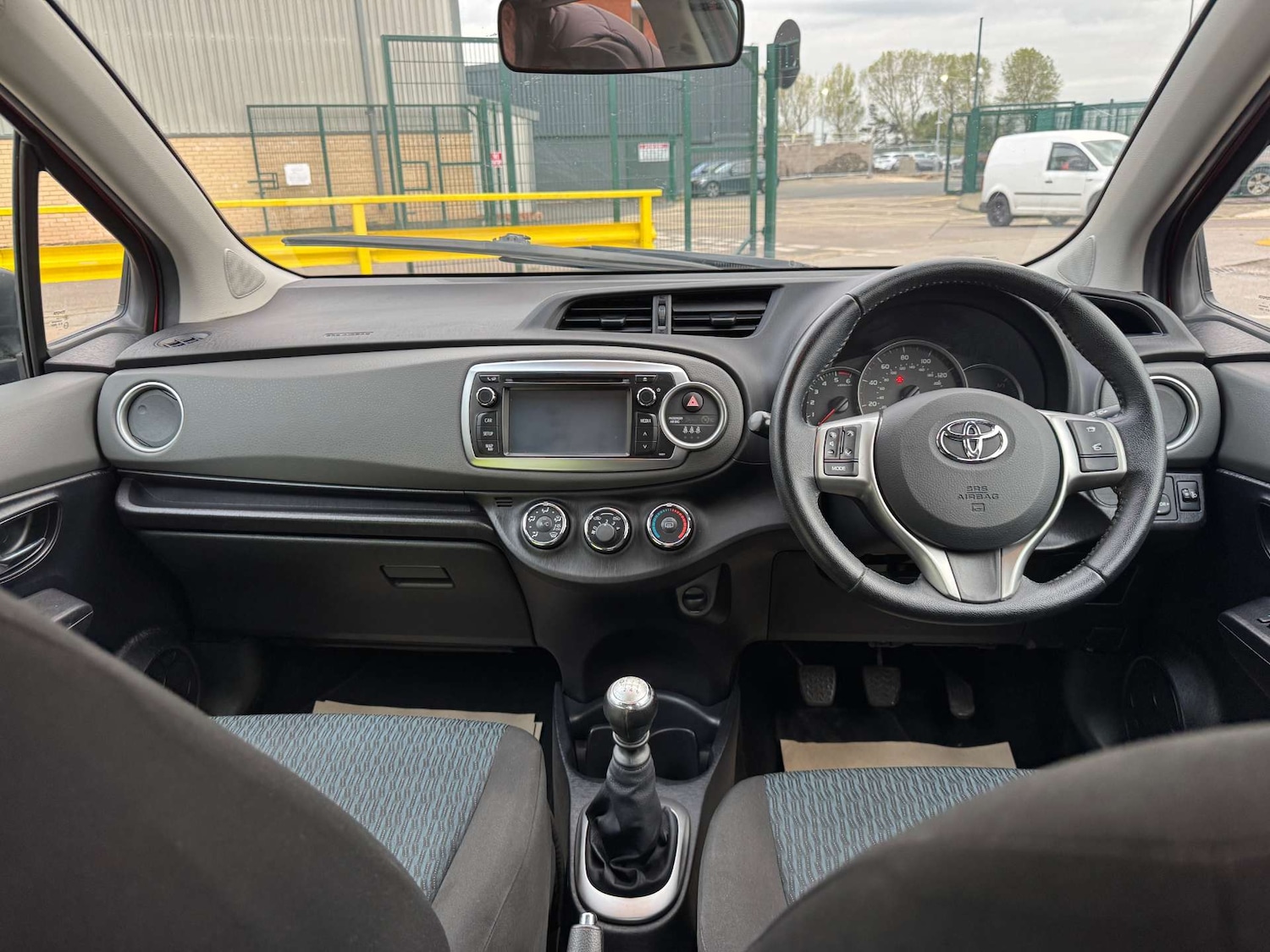 Used Toyota Yaris 2013 for sale - 76190451: Photo 29