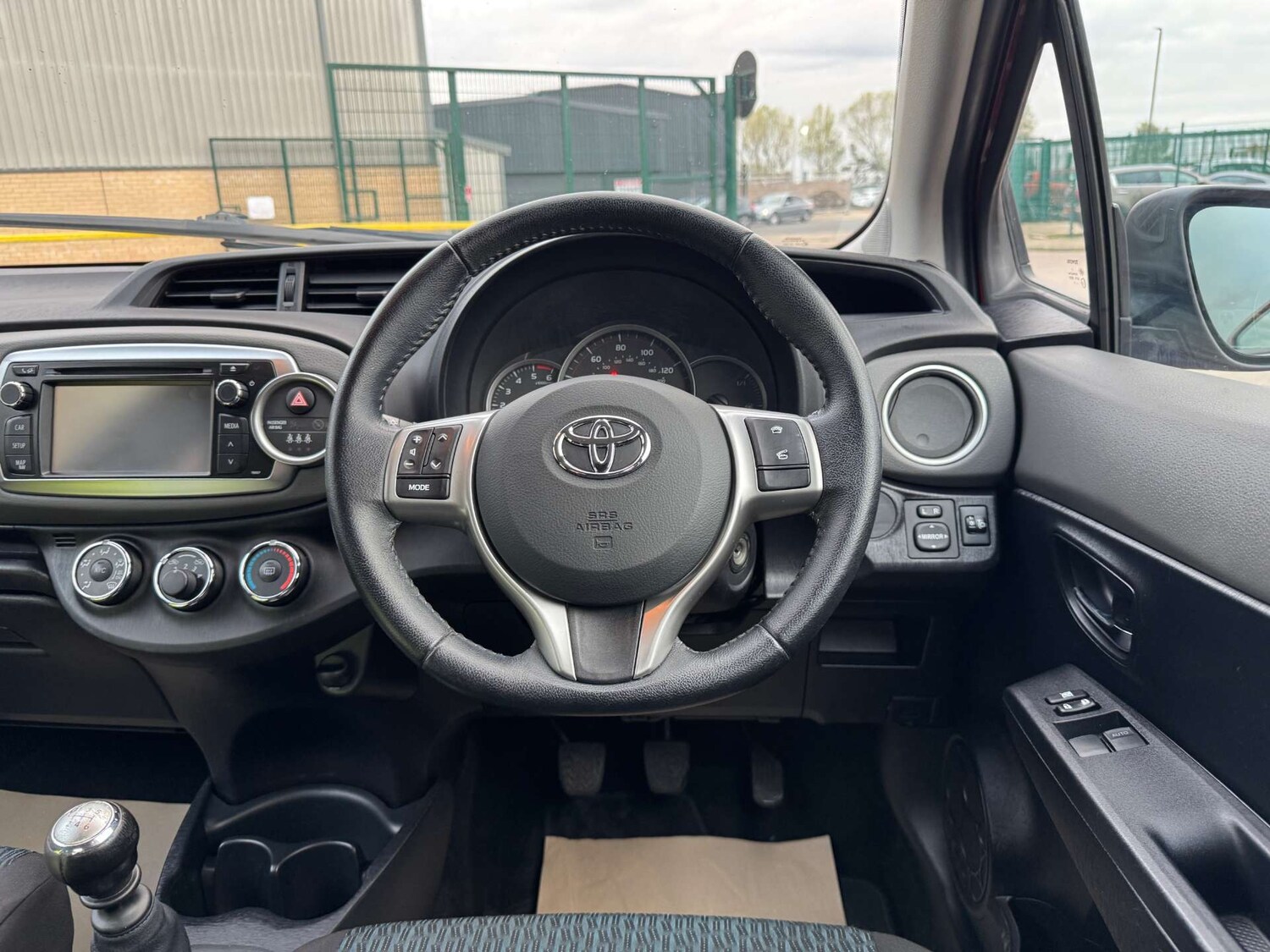 Used Toyota Yaris 2013 for sale - 76190451: Photo 30