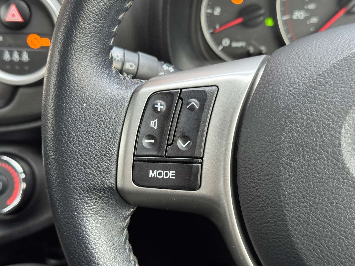 Used Toyota Yaris 2013 for sale - 76190451: Photo 31