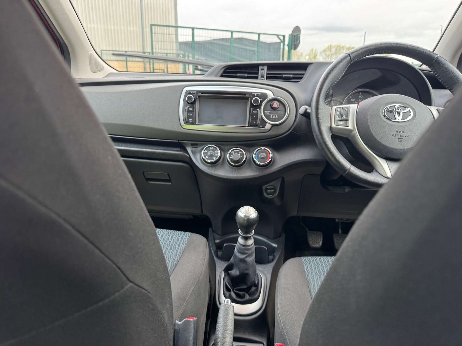 Used Toyota Yaris 2013 for sale - 76190451: Photo 38