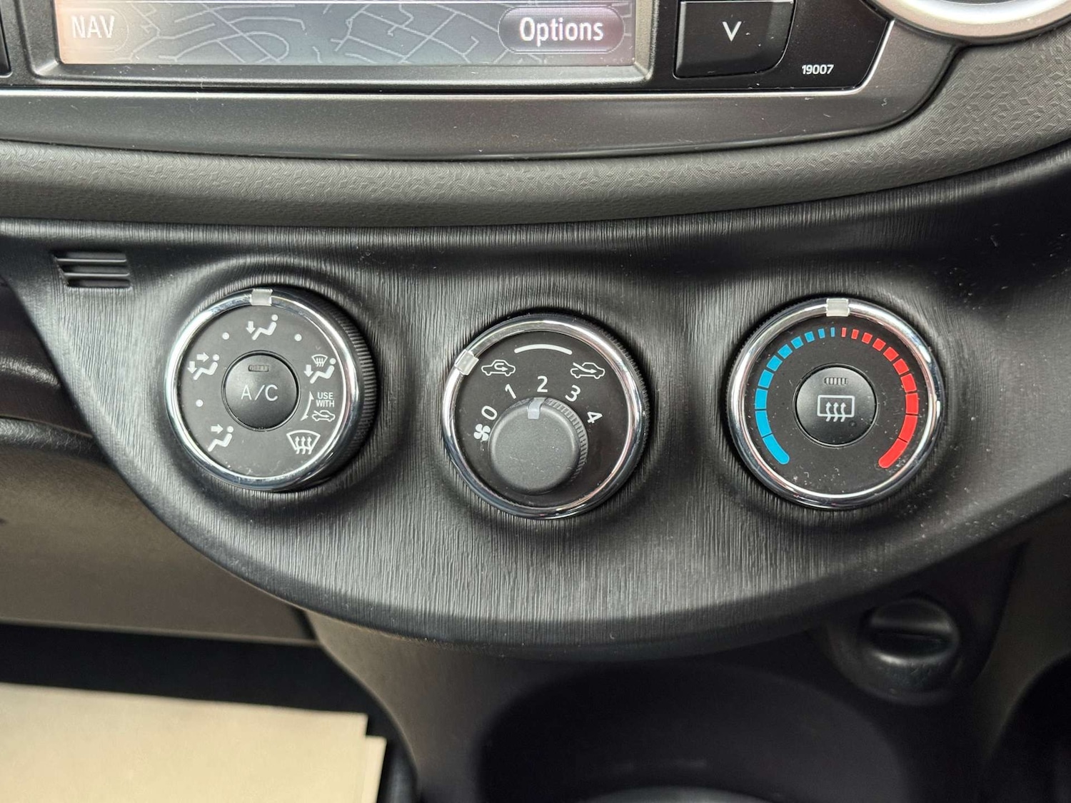 Used Toyota Yaris 2013 for sale - 76190451: Photo 40