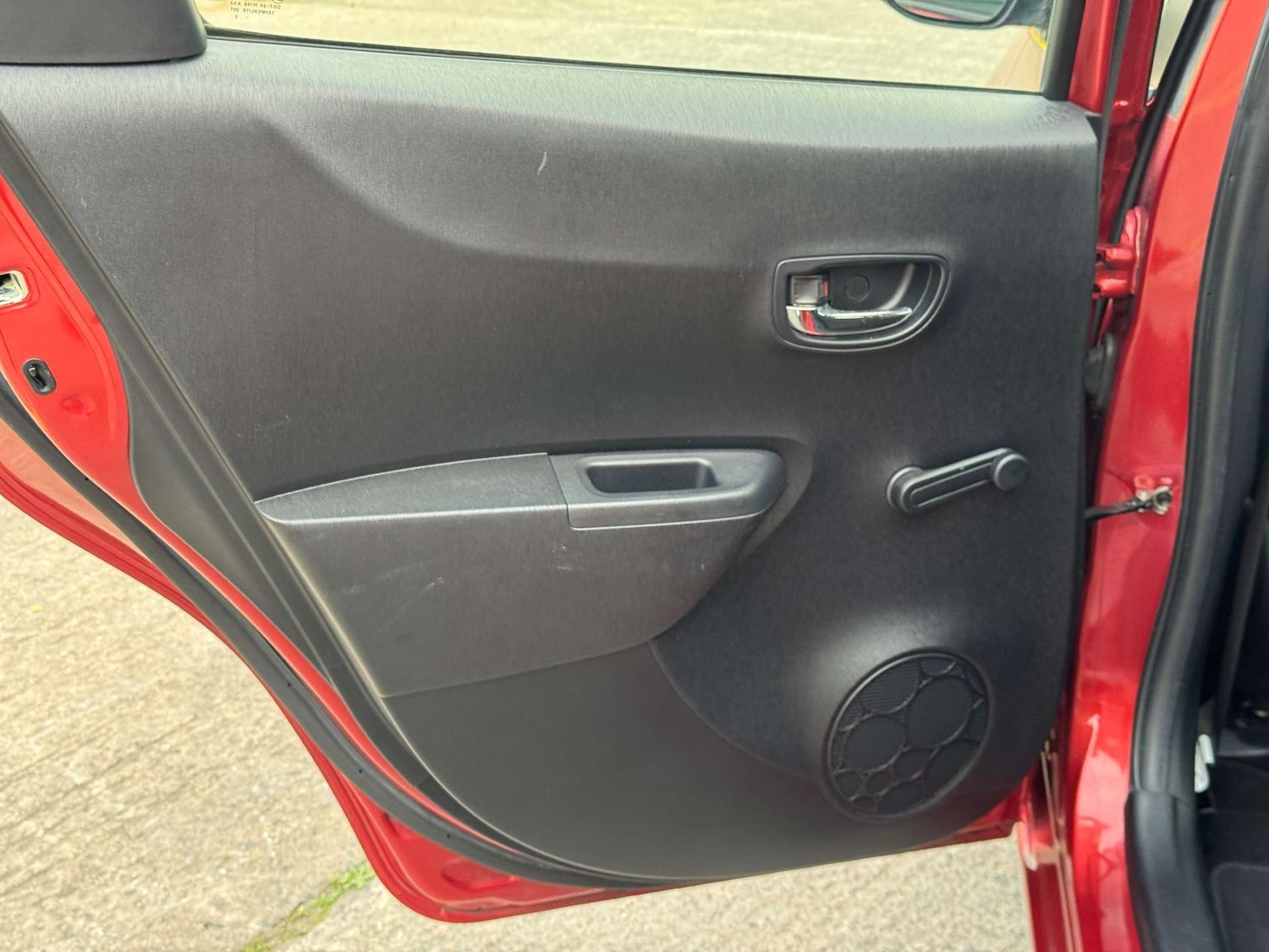 Used Toyota Yaris 2013 for sale - 76190451: Photo 48