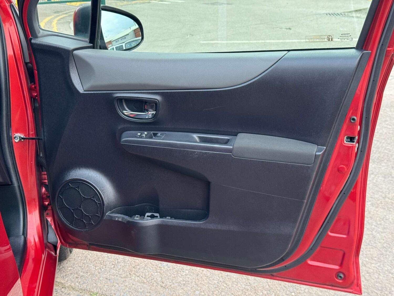 Used Toyota Yaris 2013 for sale - 76190451: Photo 50