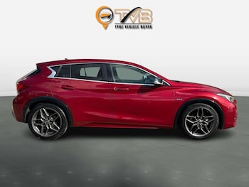 Used Infiniti Q30 2017 for sale - 76101680: Photo