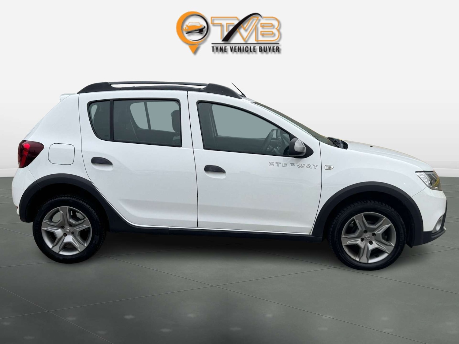 Used Dacia Sandero Stepway 2017 for sale - 76973921: Photo 2