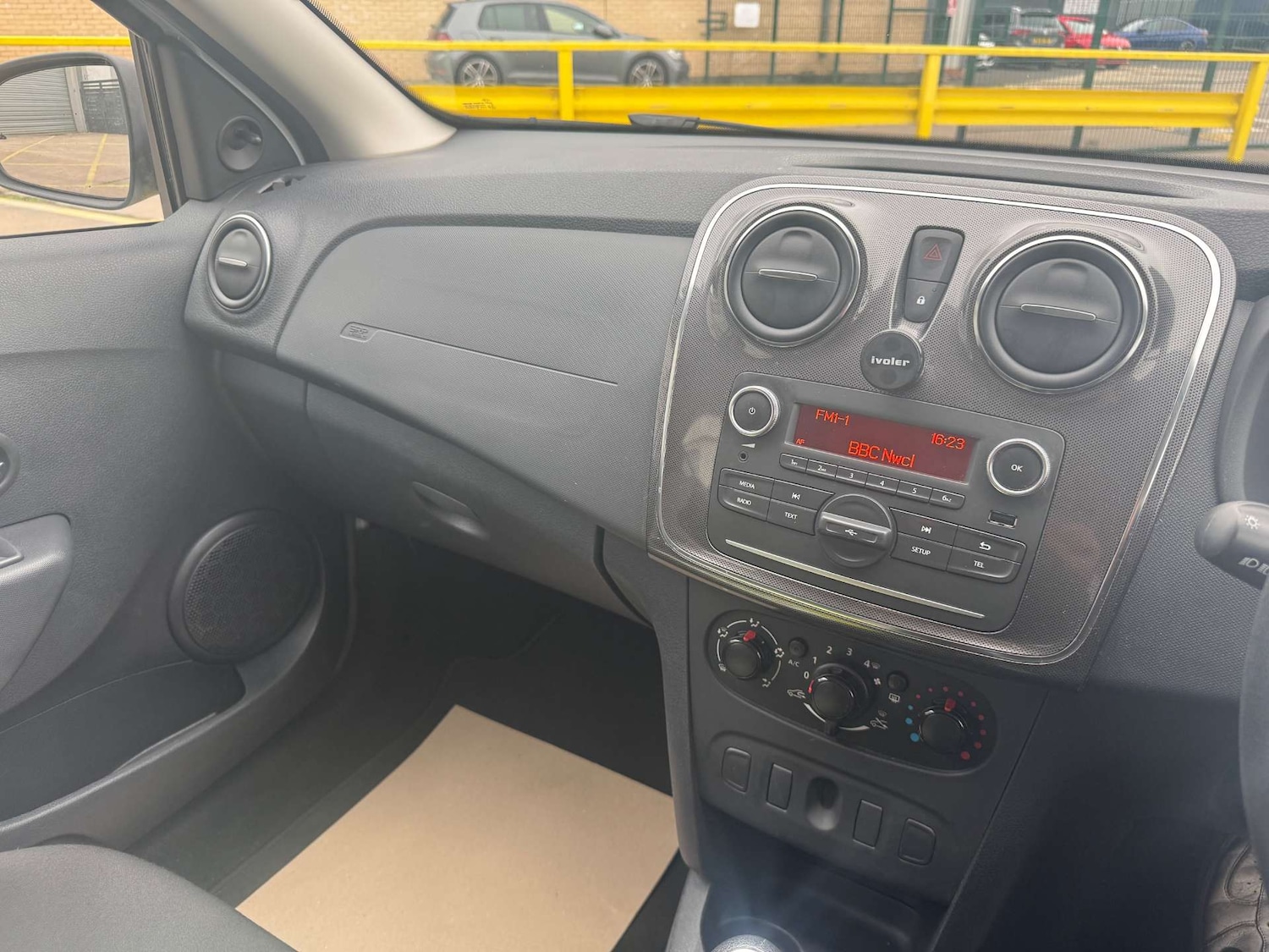 Used Dacia Sandero Stepway 2017 for sale - 76973921: Photo 41