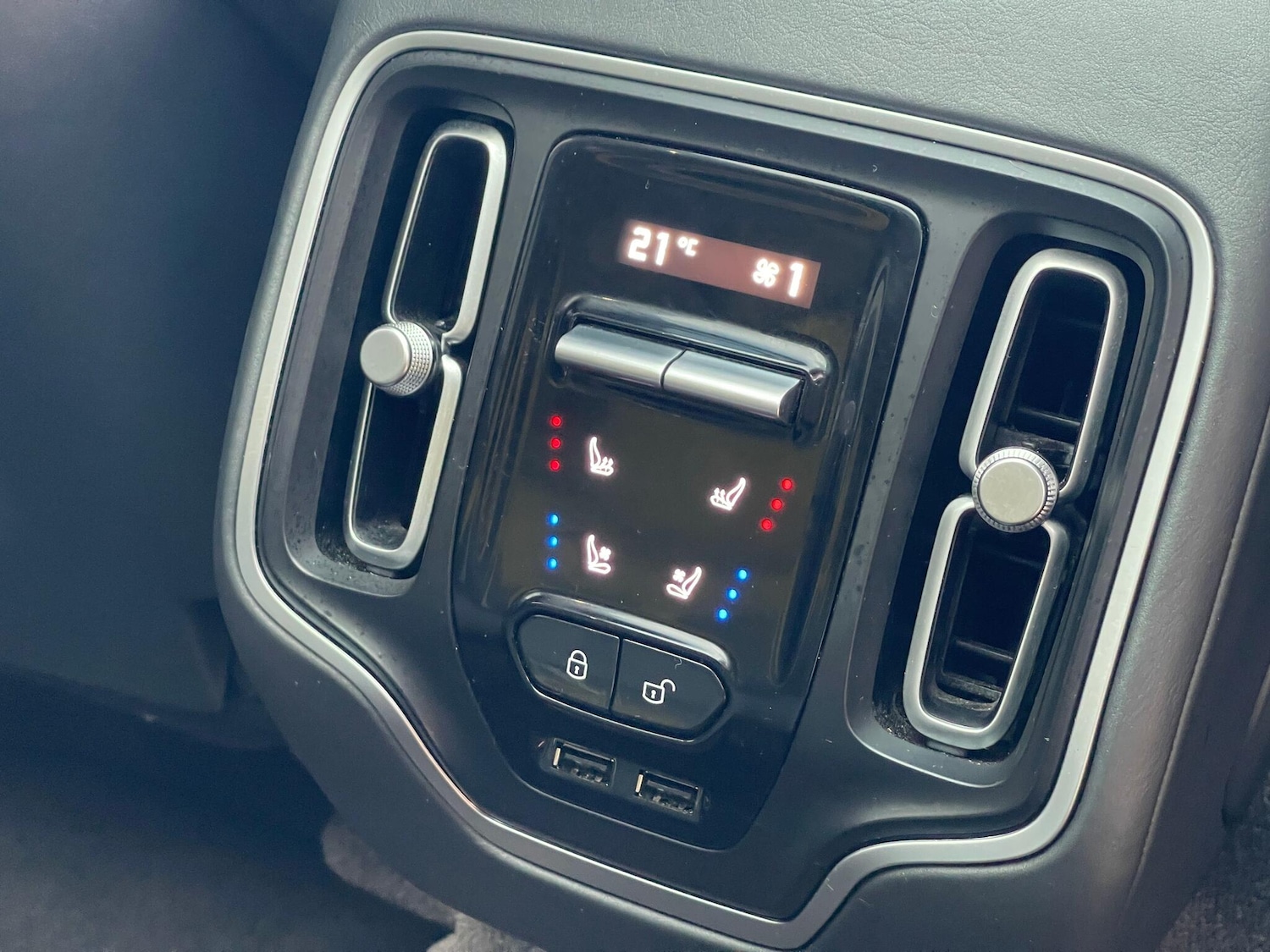 Used Aston Martin DBX 2023 for sale - 76457019: Photo 23