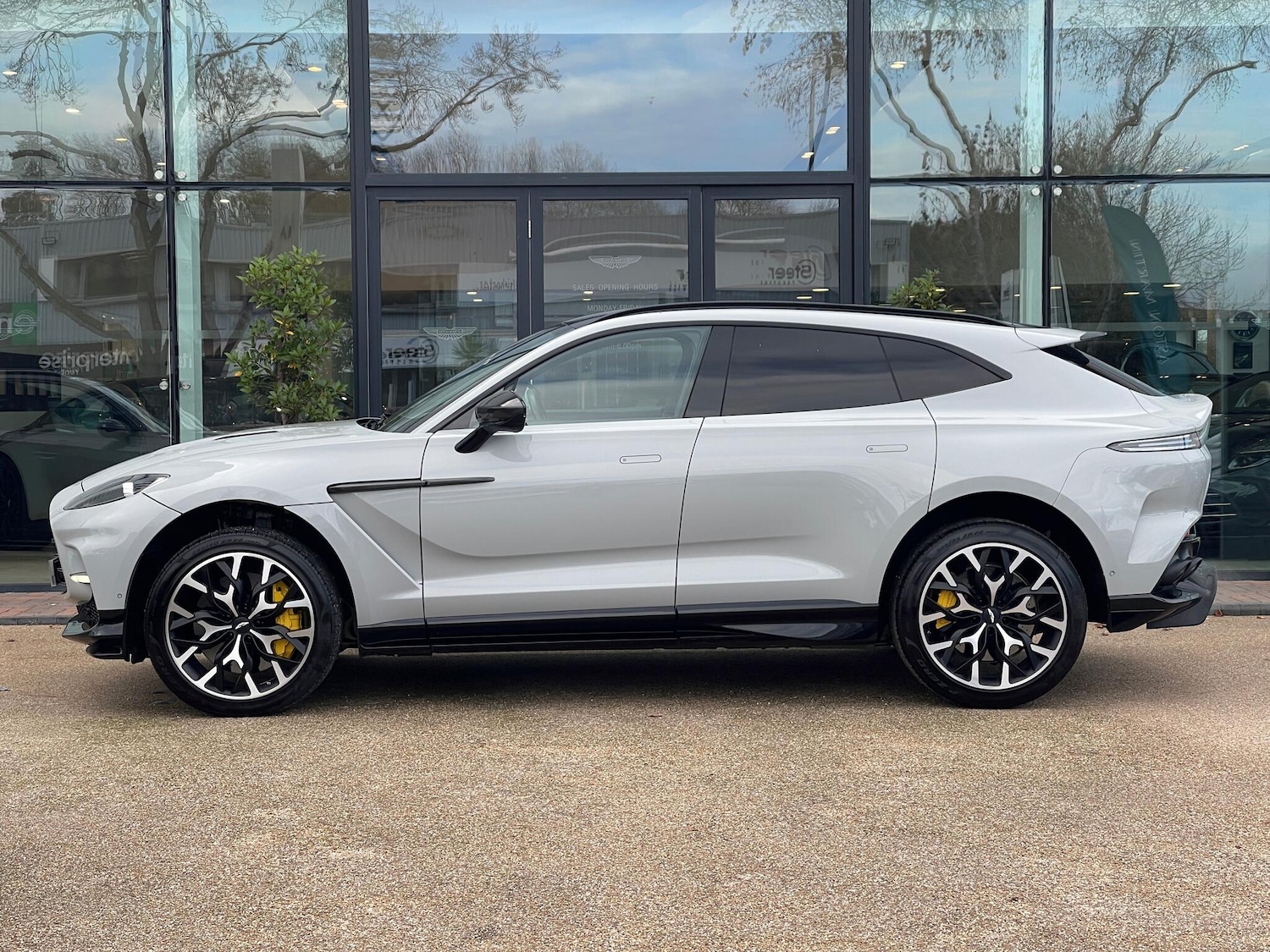 Used Aston Martin DBX 2023 for sale - 76457019: Photo 51