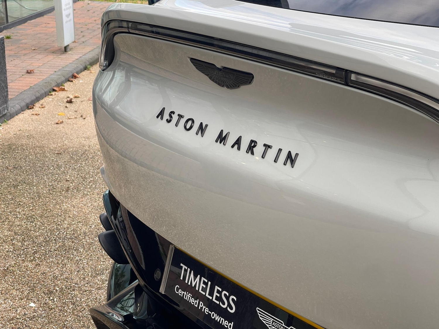 Used Aston Martin DBX 2023 for sale - 76457019: Photo 8