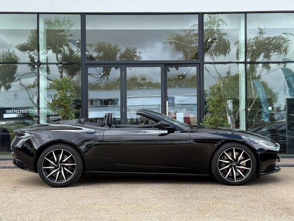 Used Aston Martin DB11 2019 for sale - 75623044: Photo 2