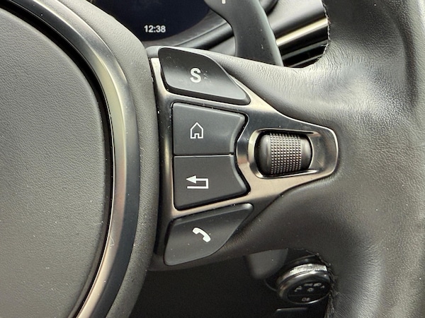 Used Aston Martin DB11 2019 for sale - 75623044: Photo 38