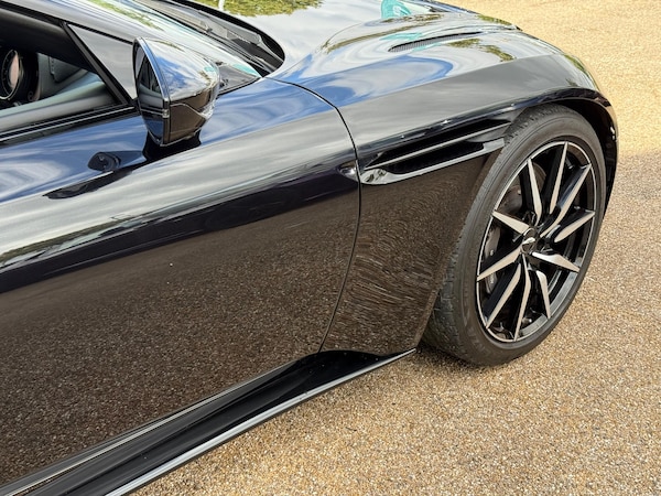 Used Aston Martin DB11 2019 for sale - 75623044: Photo 8