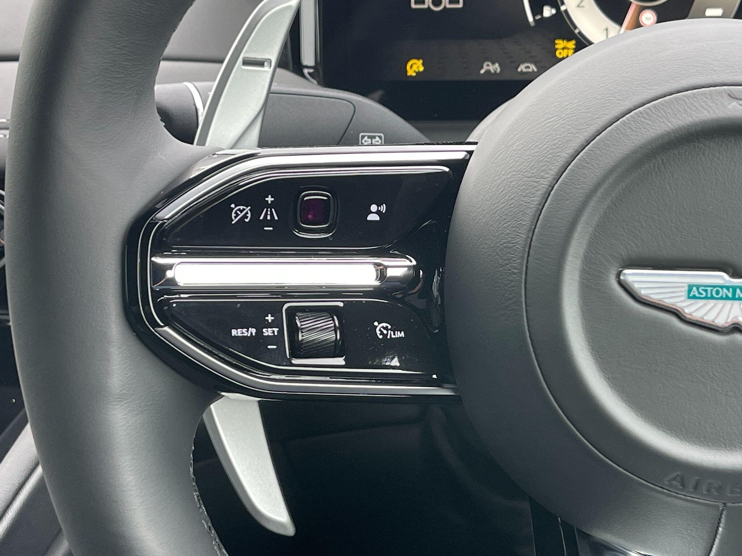 Used Aston Martin V8 2025 for sale - 76573624: Photo 24