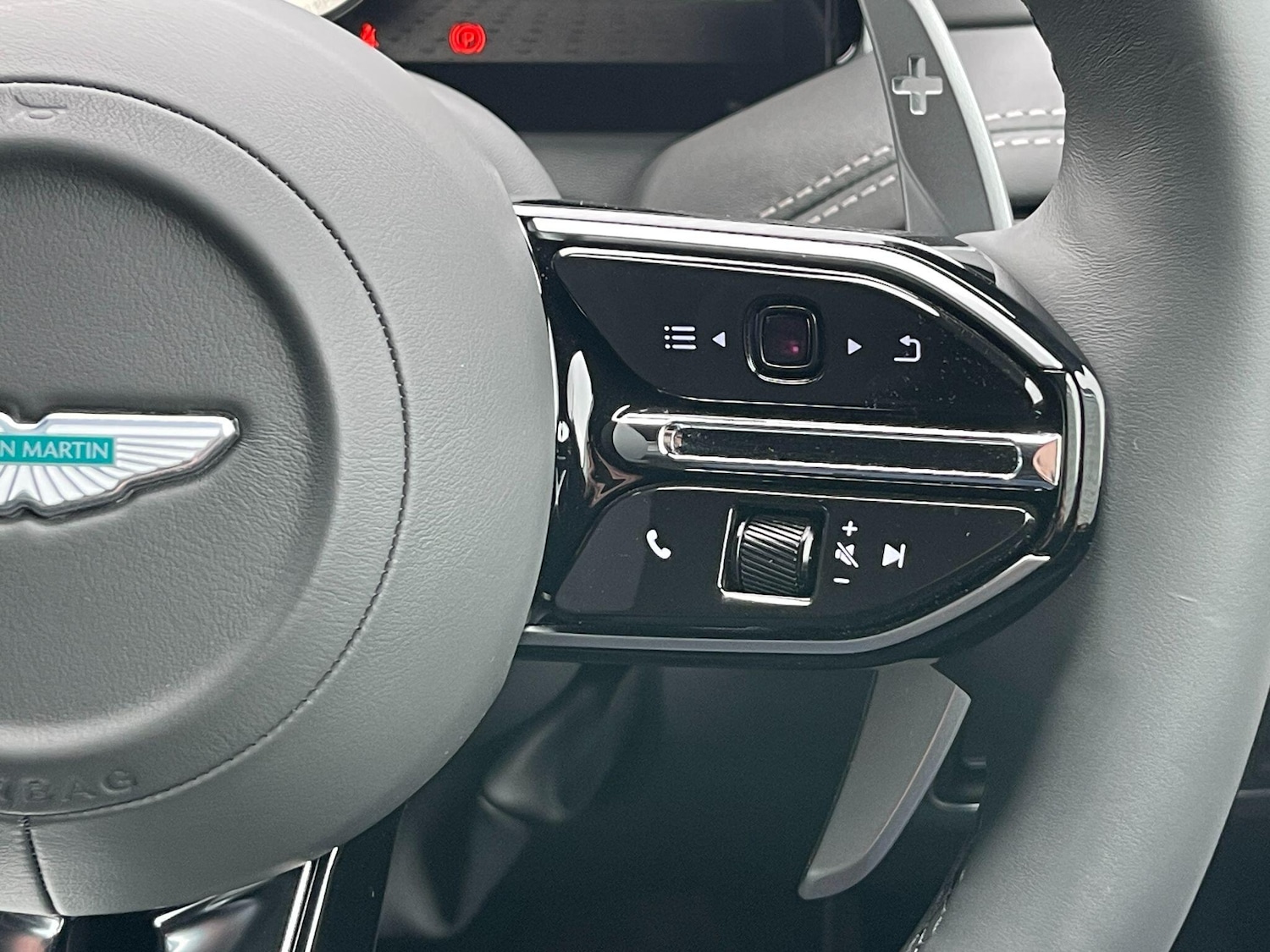 Used Aston Martin V8 2025 for sale - 76573624: Photo 25