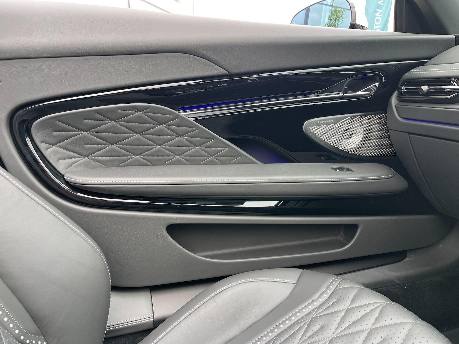 Used Aston Martin V8 2025 for sale - 76918693: Photo 24