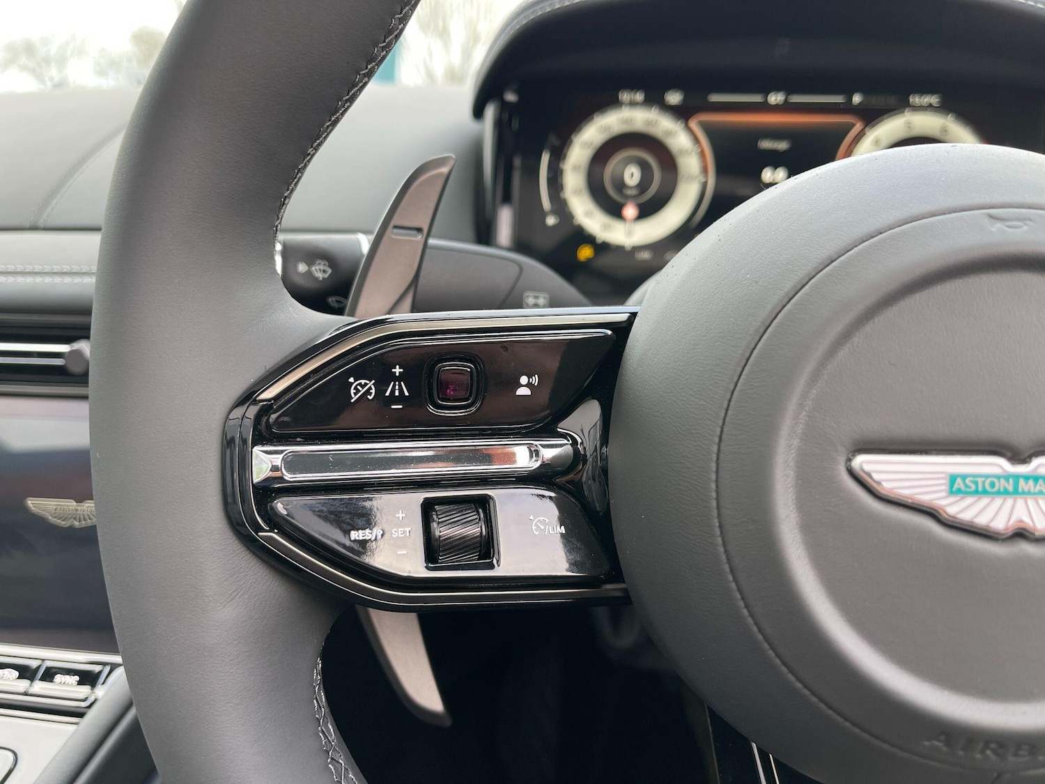 Used Aston Martin V8 2025 for sale - 76918693: Photo 27