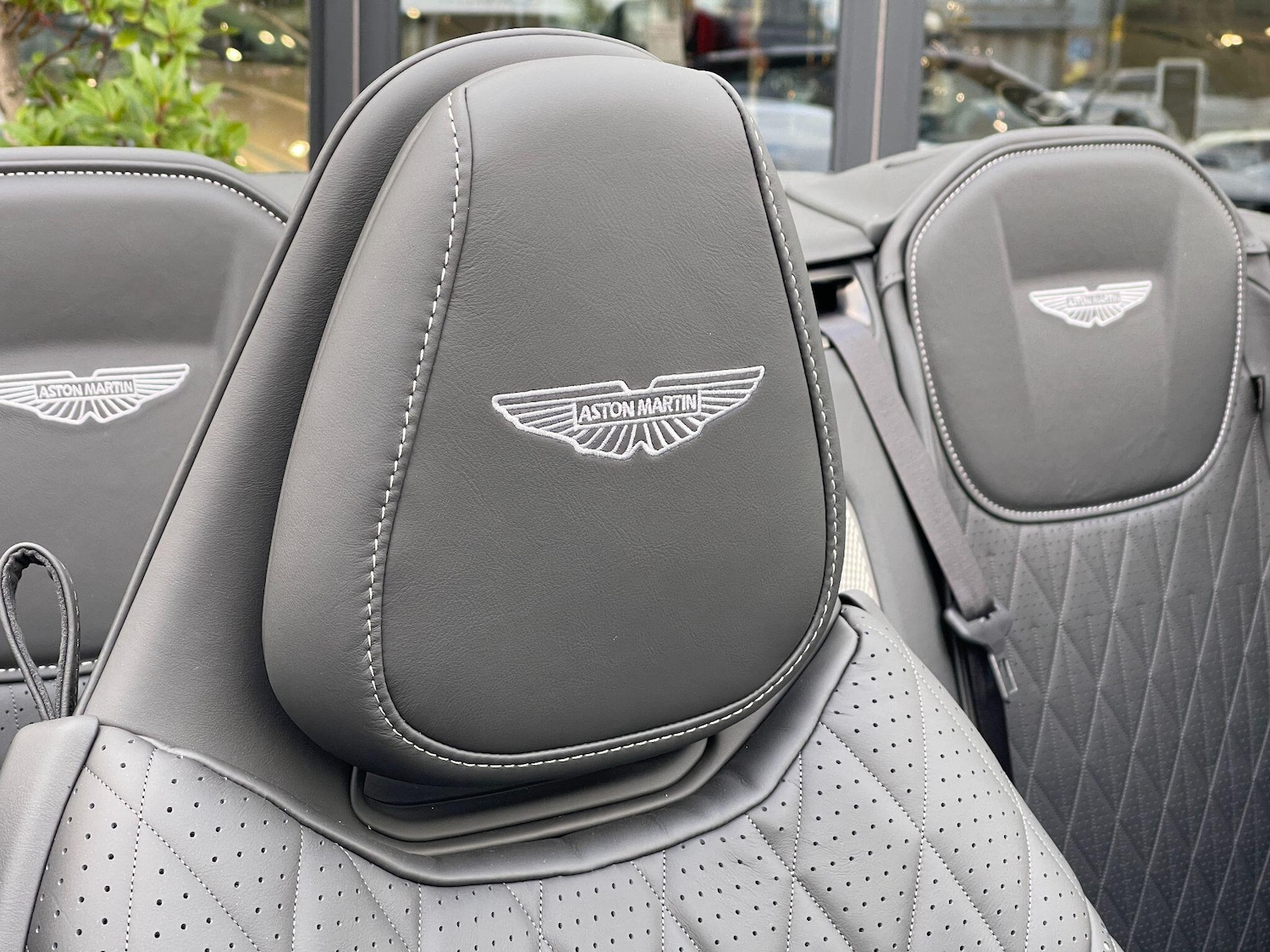 Used Aston Martin V8 2025 for sale - 76918693: Photo 5