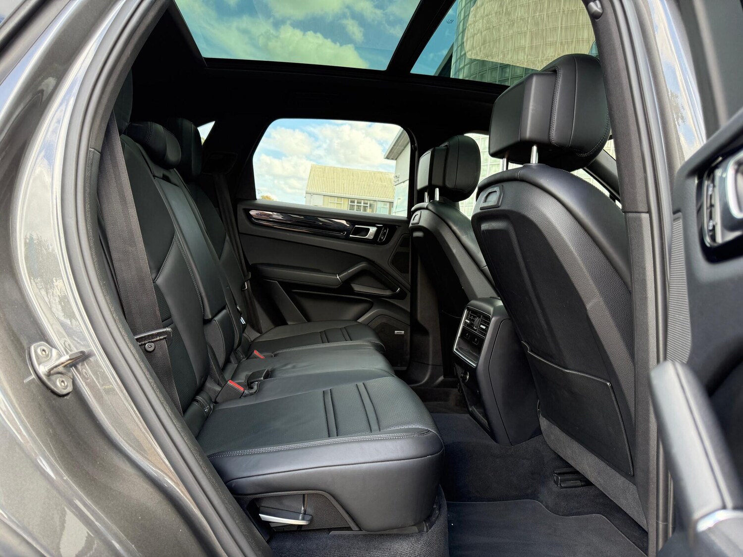 Used Porsche Cayenne 2019 for sale - 75857201: Photo 21