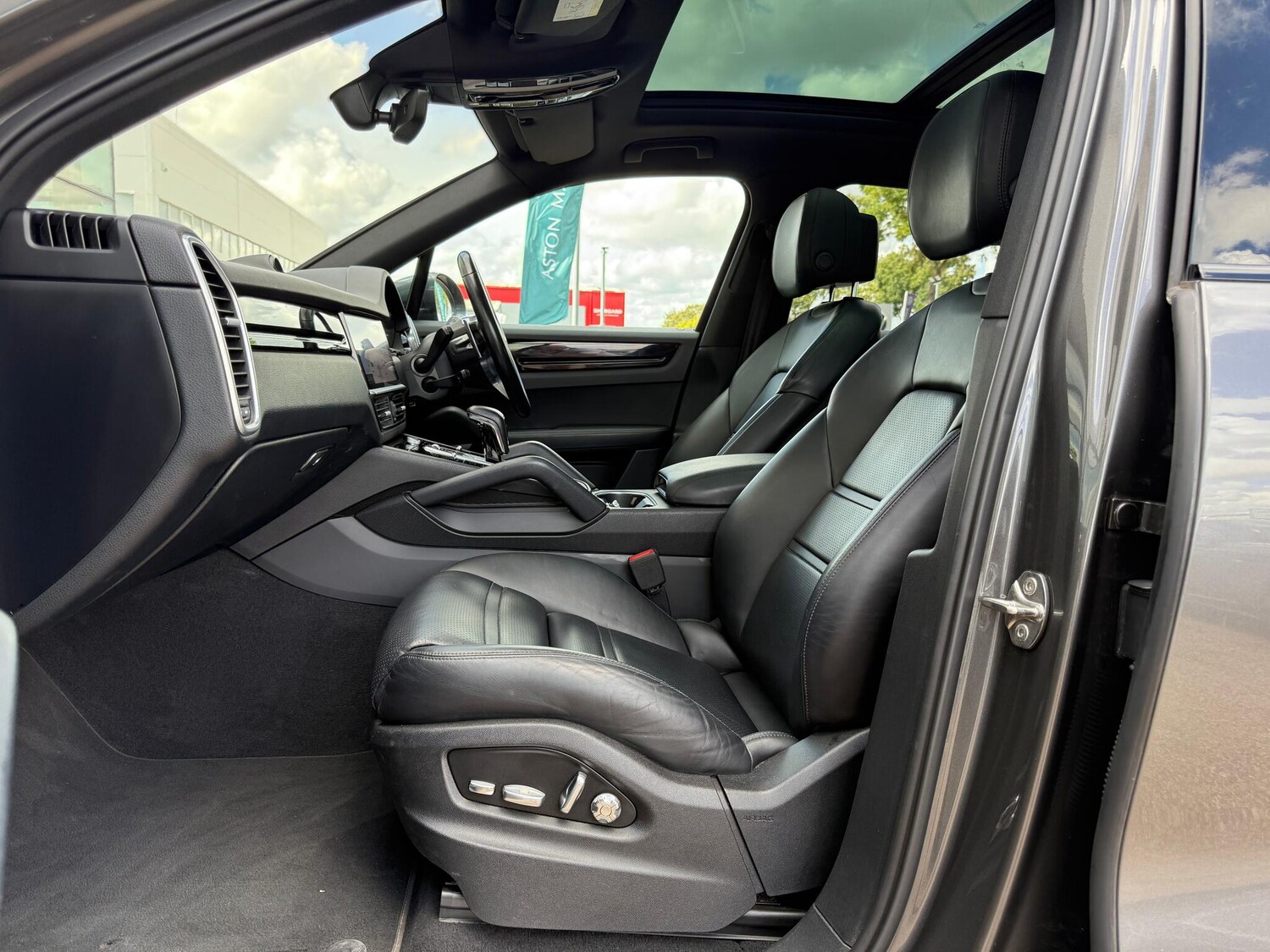 Used Porsche Cayenne 2019 for sale - 75857201: Photo 29